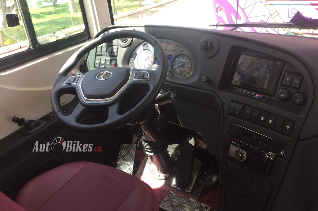 ngay mai u23 viet nam se duoc xe buyt 2 tang dua don