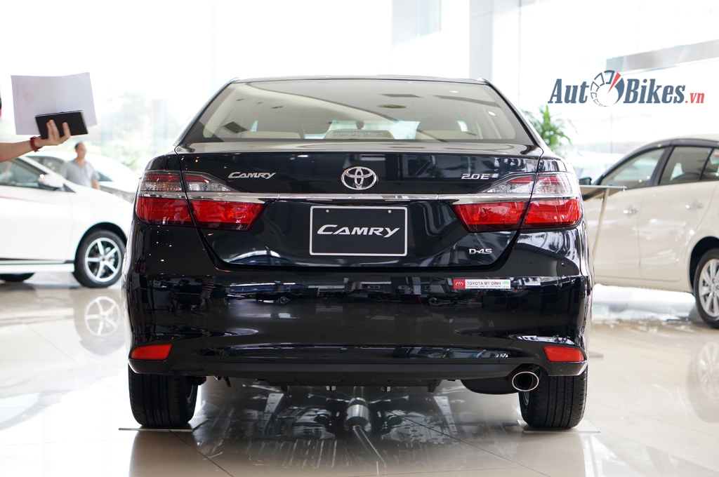 so sanh mazda6 20 fl va toyota camry 20e