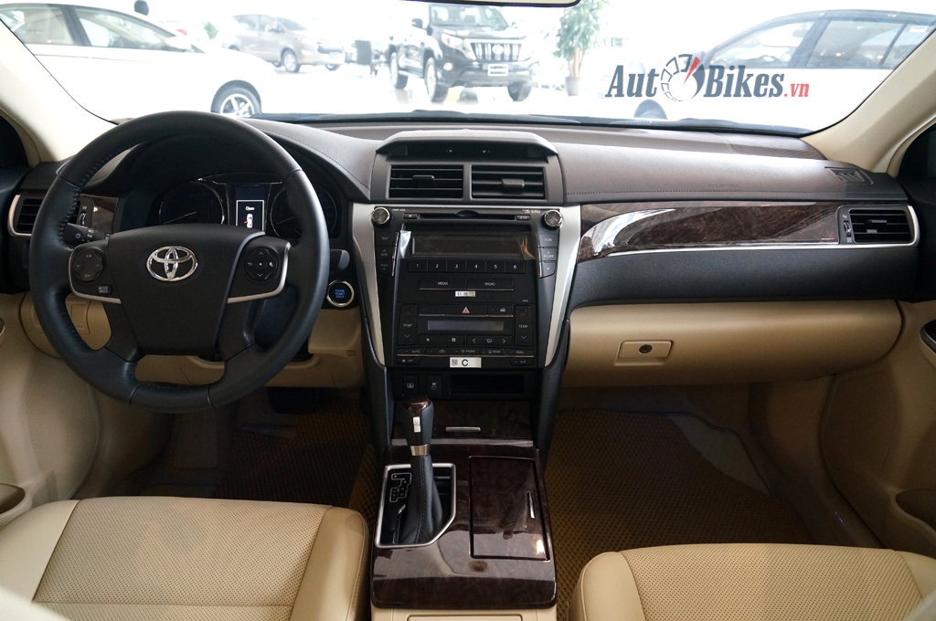 so sanh mazda6 20 fl va toyota camry 20e