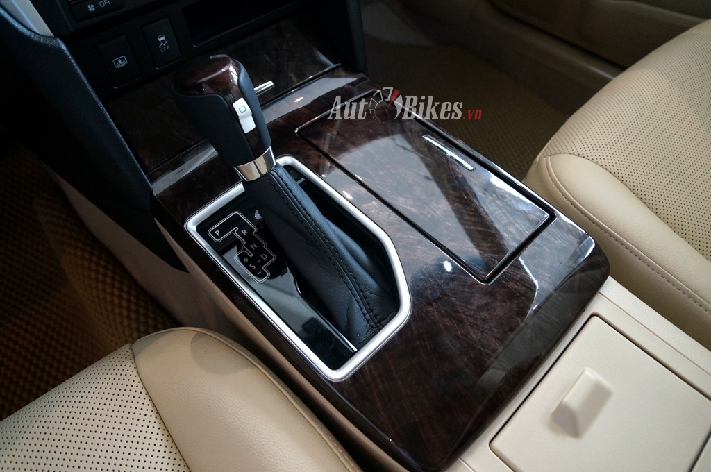 so sanh kia optima 20 at va toyota camry 20e