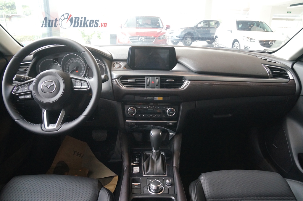 so sanh mazda6 20 fl va toyota camry 20e