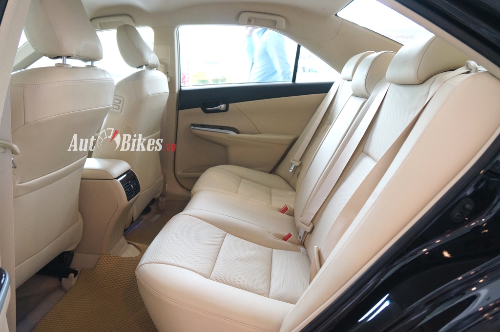 so sanh mazda6 20 fl va toyota camry 20e