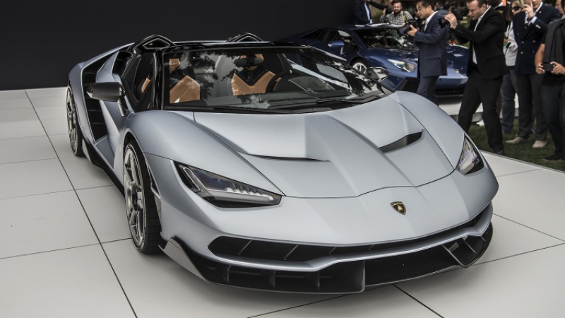 Lamborghini Centenario Roadster ra mắt với giá 2,3 triệu USD