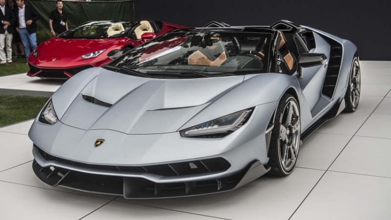 Lamborghini Centenario Roadster ra mắt với giá 2,3 triệu USD