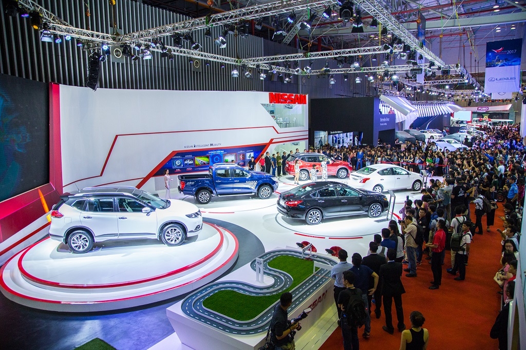 Nissan ra mắt dàn xe cao cấp tại triển lãm ô tô VMS 2017 nissan ra mat dan xe cao cap tai trien lam vms 2017
