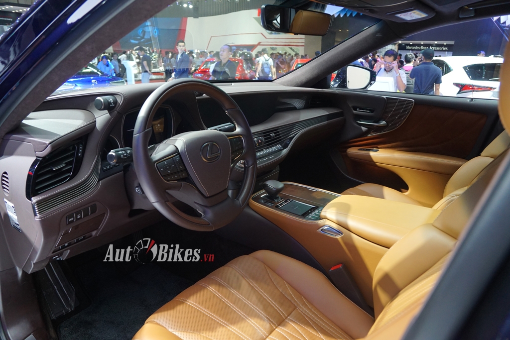 Cận cảnh Lexus LS 500h 2018 tại Việt Nam can canh lexus ls 500h 2018 tai viet nam