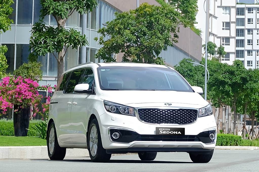 vi sao kia sedona la xe da dung cao cap duoc ua chuong nhat