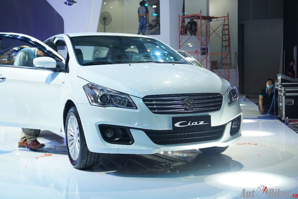 thang 7 gia o to suzuki giam den 90 trieu dong