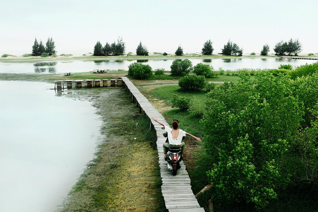 Vespa ngẫu hứng "xé luật"? vespa ngau hung xe luat