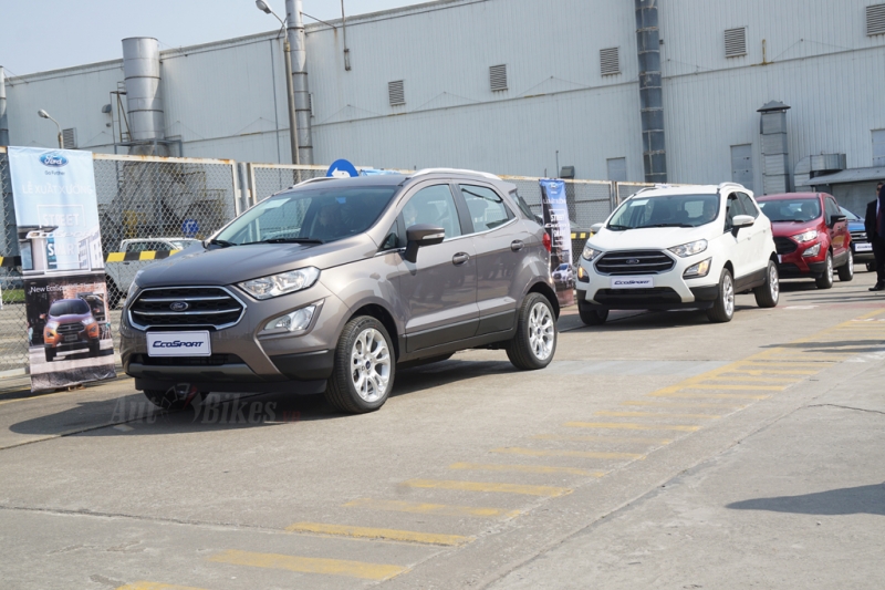 ranger everest giup xe ford viet nam dat hang chua tung thay