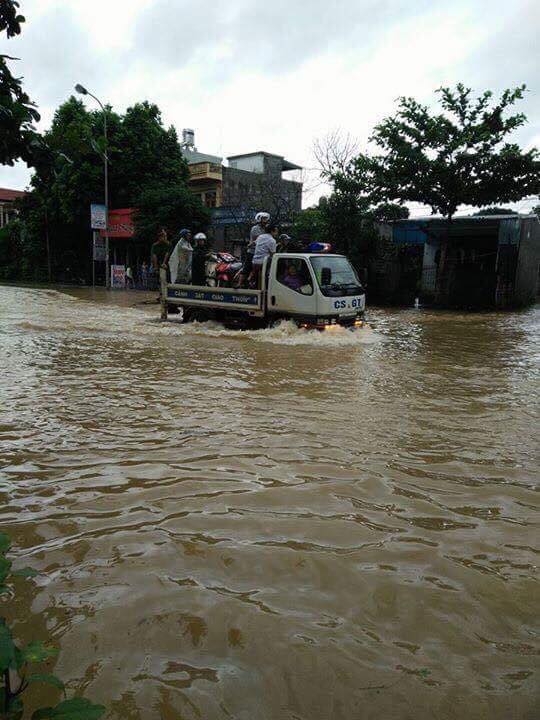 hinh anh mua lu kinh hoang tai cac tinh mien bac