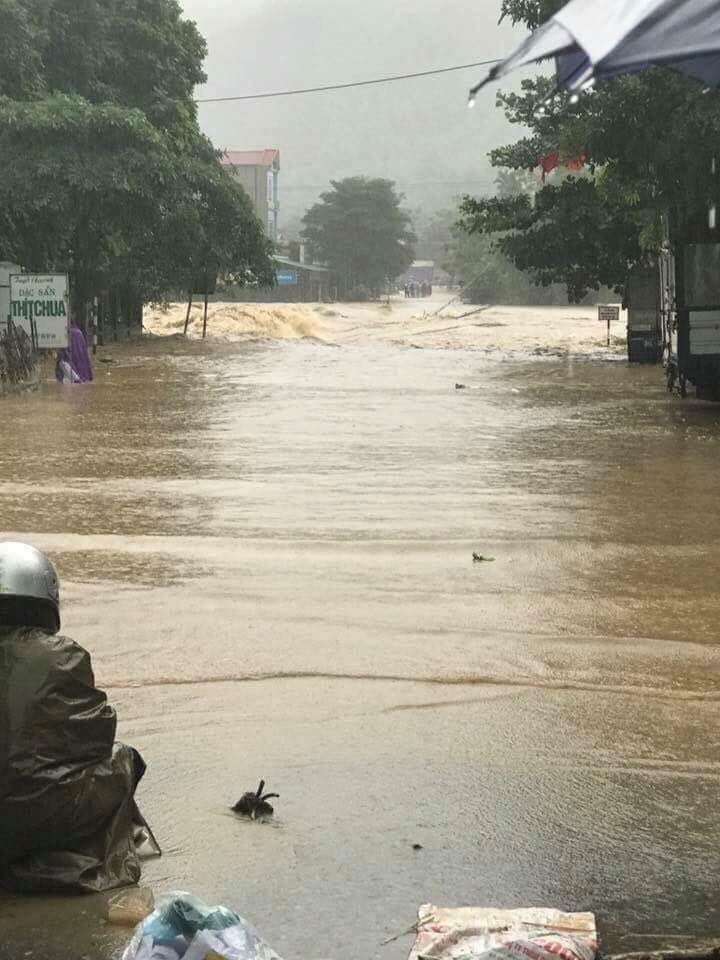 hinh anh mua lu kinh hoang tai cac tinh mien bac
