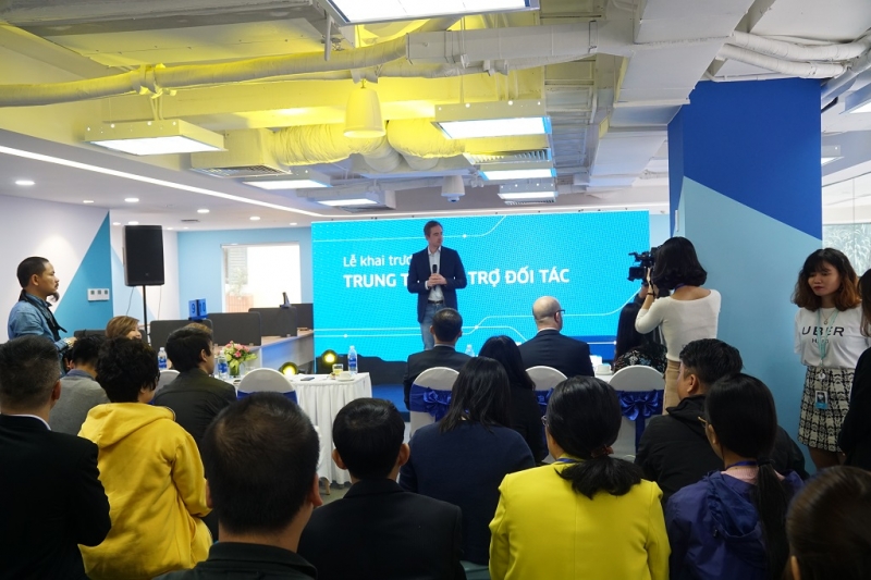 uber mo trung tam ho tro lai xe lon nhat viet nam