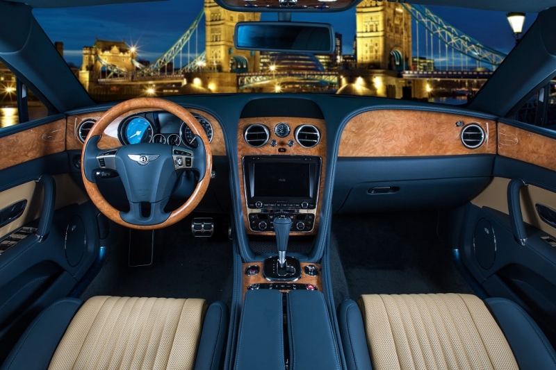 Cận cảnh Bentley Flying Spur V8 Duotone duy nhất tại Việt Nam can canh bentley flying spur v8 duotone duy nhat tai viet nam