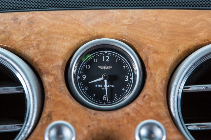 Cận cảnh Bentley Flying Spur V8 Duotone duy nhất tại Việt Nam can canh bentley flying spur v8 duotone duy nhat tai viet nam