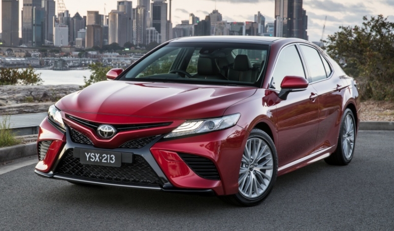 toyota camry 2018 gia tu 476 trieu dong tai uc