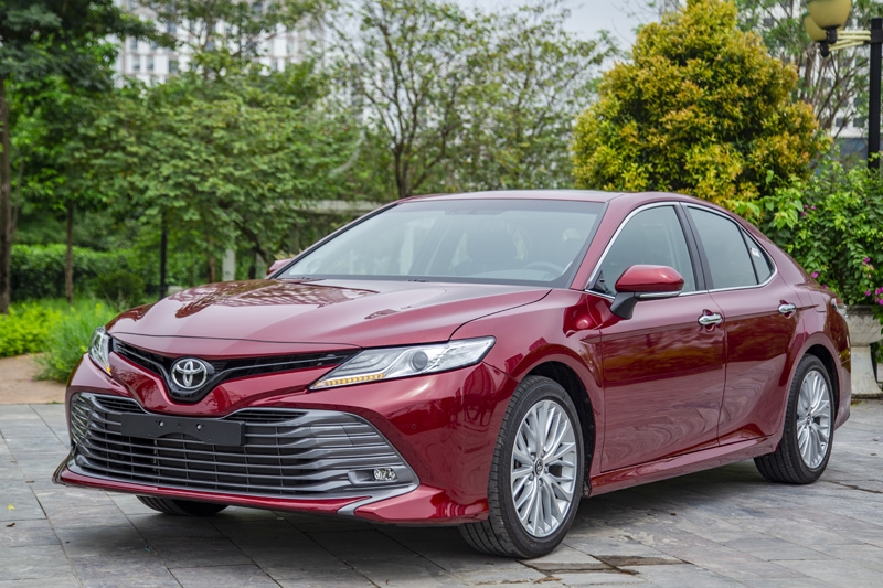 thang 6 toyota camry kem lac vios giam nhiet