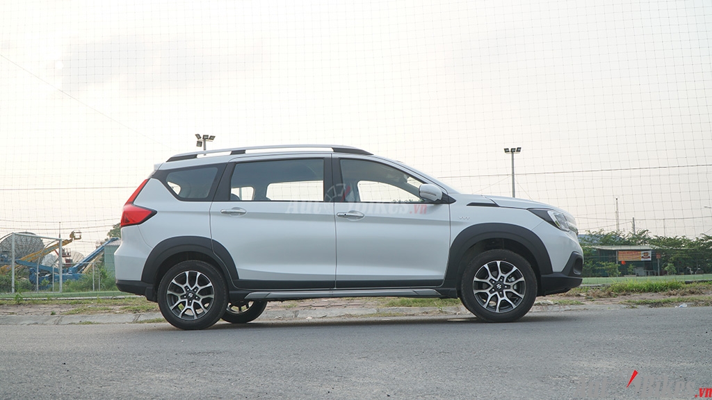 anh thuc te suzuki xl7 tai dai ly