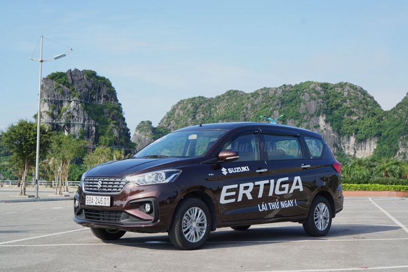  Revisión del automóvil Suzuki Ertiga Barato, hermoso y eficiente en combustible
