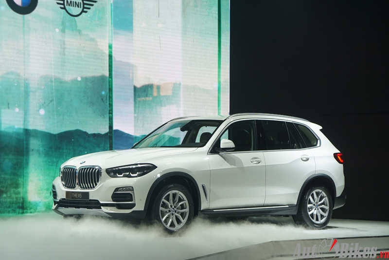 bmw x7 gia 75 ty bac tien dai tiec xe sang gai dep am thanh dinh