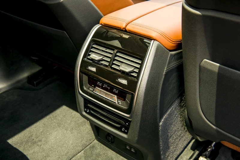 Chi tiết BMW X7 tại Việt Nam, giá 7,5 tỷ đồng chi tiet bmw x7 tai viet nam gia 75 ty dong