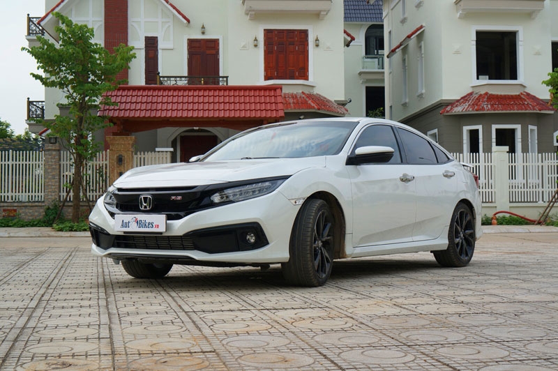 1235-honda-civic-rs-2019-autobikes-4