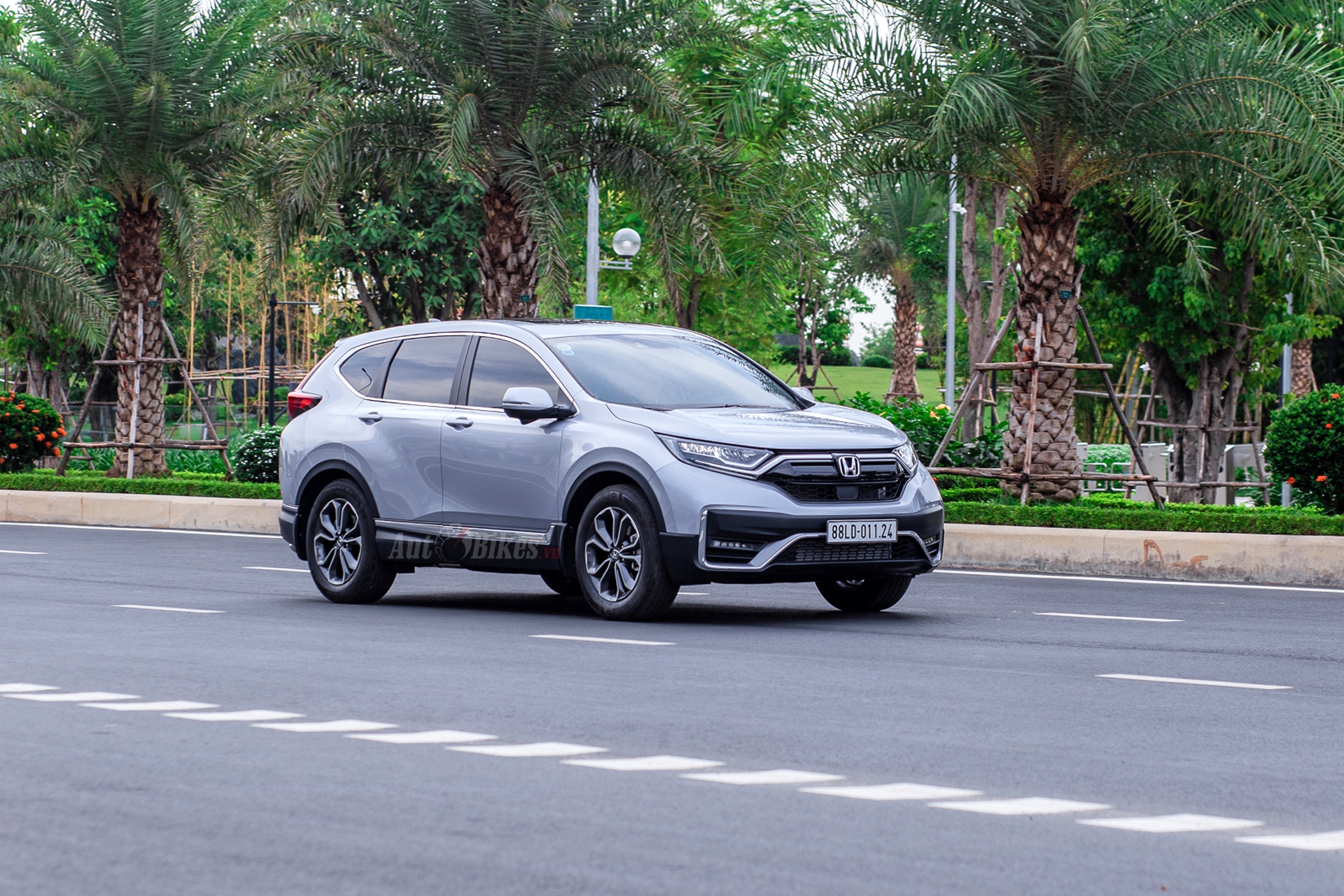 Ưu đãi khủng, Honda CR-V vẫn 'hít khói' Mazda CX-5 Ưu đãi khủng, Honda CR-V vẫn 'hít khói' Mazda CX-5