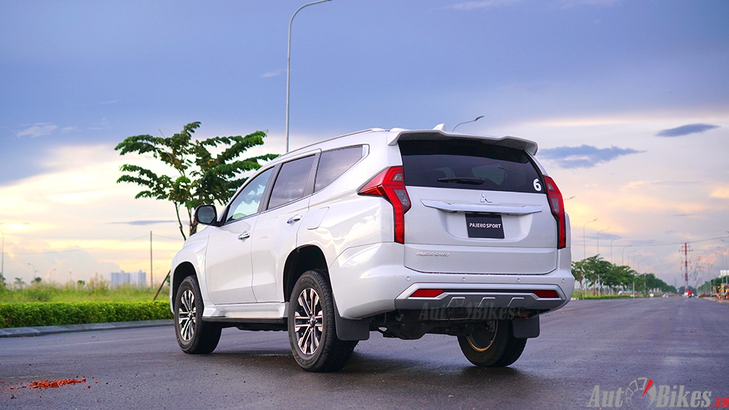 mitsubishi pajero sport 2020 cong nghe ngap tran gia tu 11 ty dong