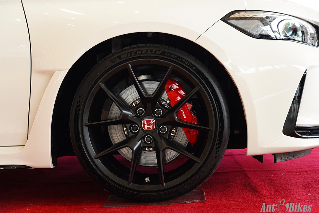 Chi tiết Honda Civic Type R 2023 tại đại lý Chi tiết Honda Civic Type R 2023 tại đại lý