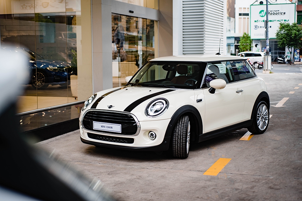 Mini Cooper 3 cửa và Mini One 5 cửa 2021 về Việt Nam, giá hơn 1,5 tỷ