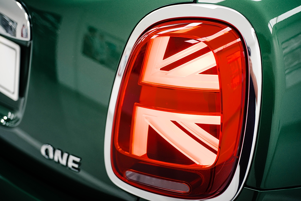 Mini Cooper 3 cửa và Mini One 5 cửa 2021 về Việt Nam, giá hơn 1,5 tỷ