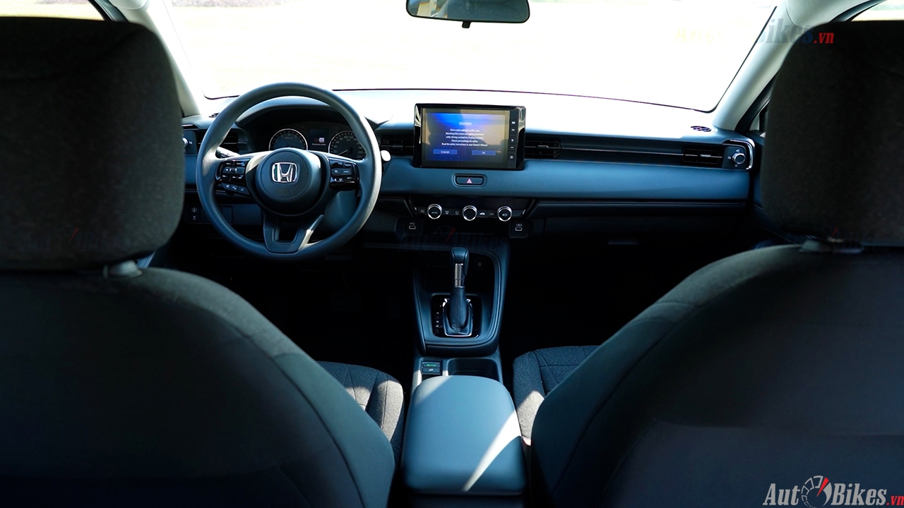 So sánh Mitsubishi Xforce và Honda HR-V G